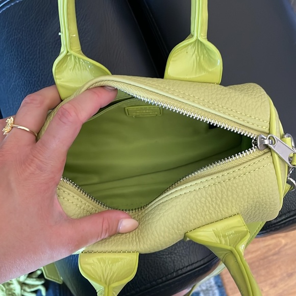 BEAUTIFUL GREEN URBAN OUTFITTERS PURSE WITH OVER THE SHOULDER REMOVABLE STRAP! - Picture 3 of 6